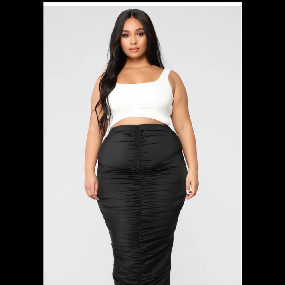 Fashion Nova Ruched Midi Skirt-Black
